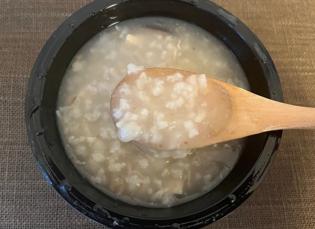 忙しい女性に人気!【セブン】電子レンジで簡単調理のうずら卵と生姜の中華粥が登場!