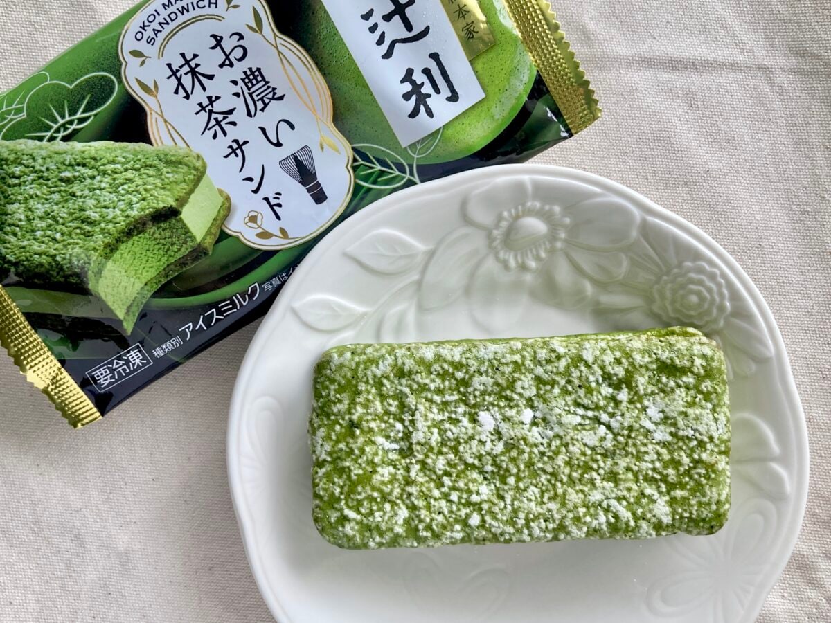 抹茶が濃い～～！！【セブン】辻利 ふわっと食感のお抹茶サンドが新登場