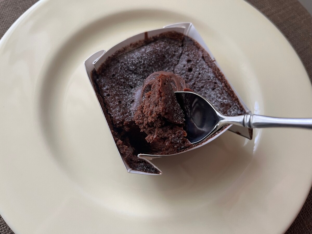 温めてもおいしい!【ファミマ】とろけるチョコレートが濃厚なフォンダンショコラが登場!