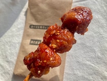 韓国発の旨辛チキンが限定登場！【ファミマ】タレから串（ヤンニョム味）