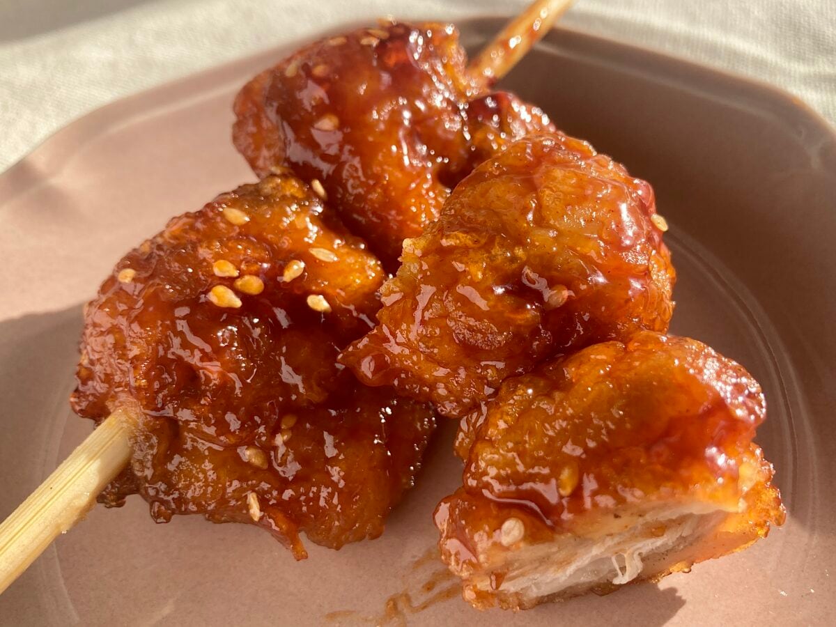 韓国発の旨辛チキンが限定登場!【ファミマ】タレから串(ヤンニョム味)