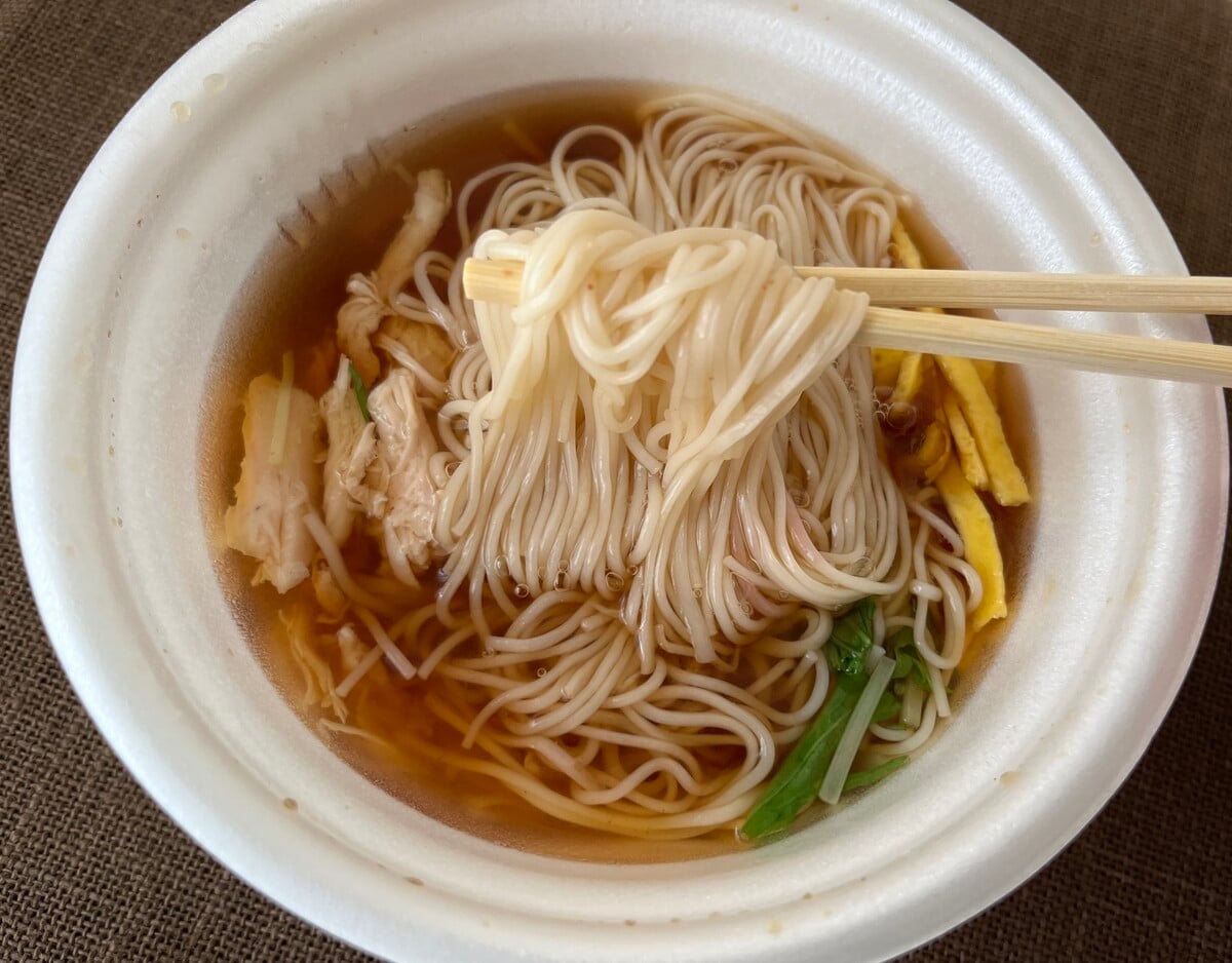低カロリーでうまい!【ファミマ】梅と蒸し鶏のあったかそうめんが登場!