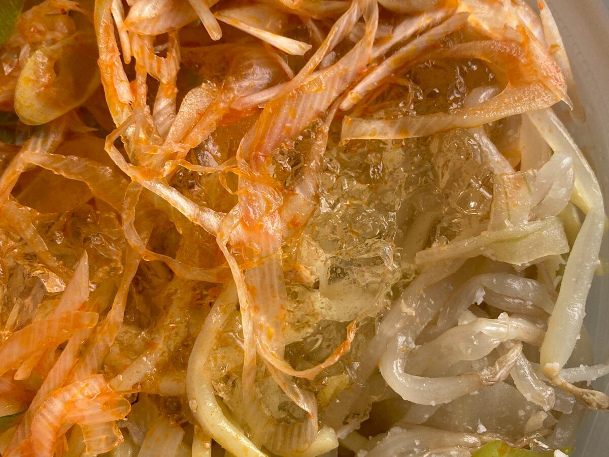 ダブル味噌の濃厚スープが旨すぎ感動…【セブン】辛ねぎ味噌ラーメン