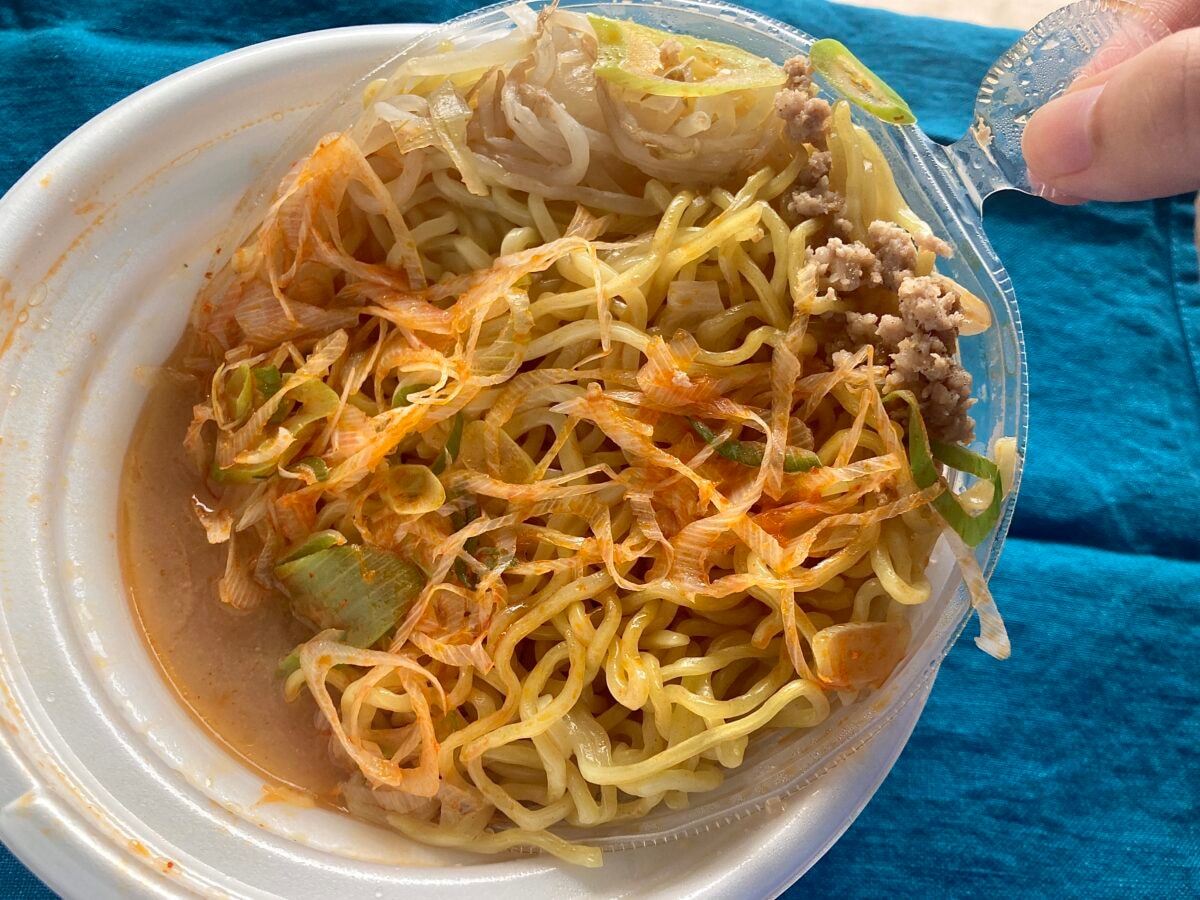 ダブル味噌の濃厚スープが旨すぎ感動…【セブン】辛ねぎ味噌ラーメン