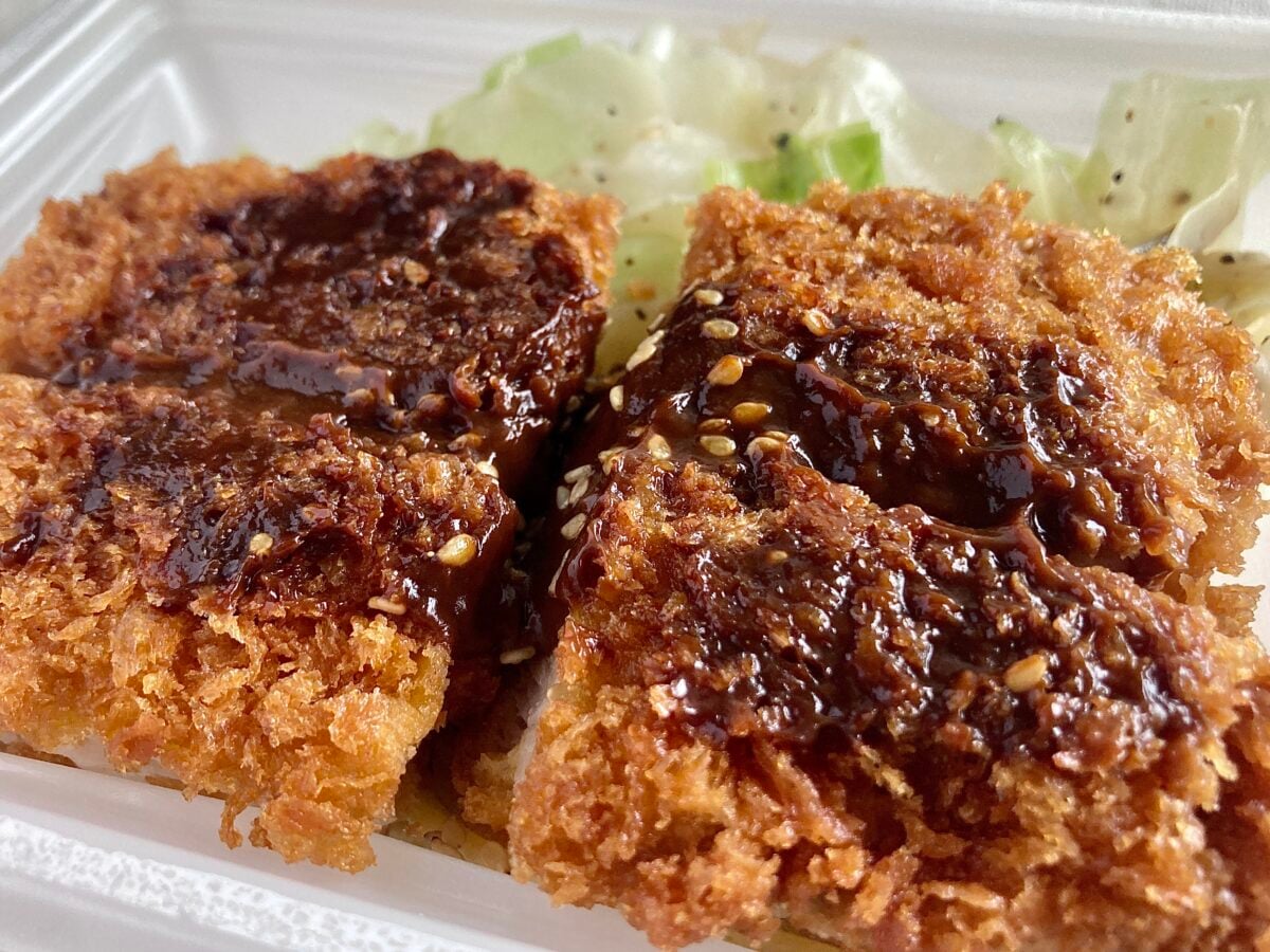 白米くださぁい！【ファミマ】厚切りチキンカツに甘辛味噌ダレが最ッ高♡