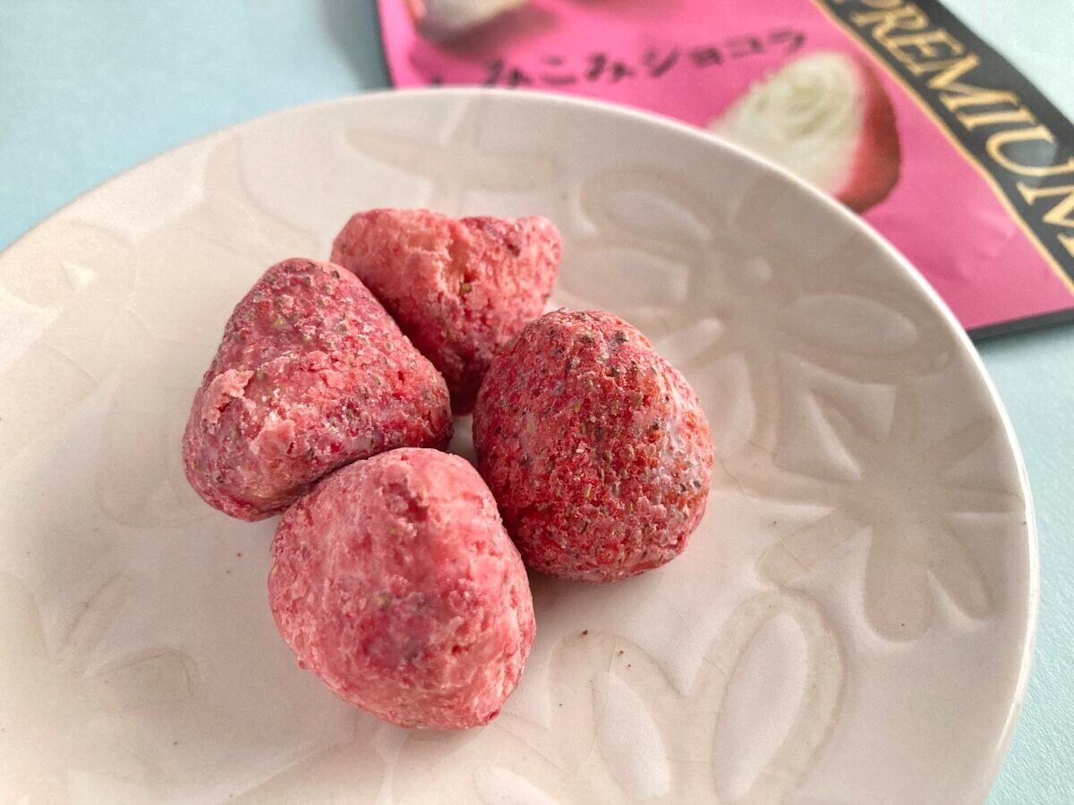 濃厚チョコといちごの贅沢な味わい【ファミマ】しみこみショコラいちご