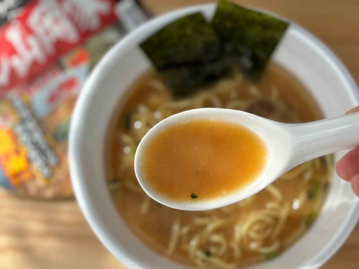 濃厚スープがガツンとクセになる!【日清】人気店監修のカップ麺が登場