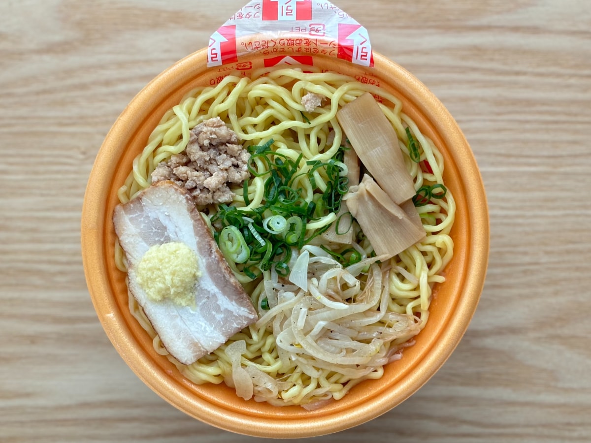 濃厚な味噌スープがたまらない！【ファミマ】人気店監修のラーメンを実食
