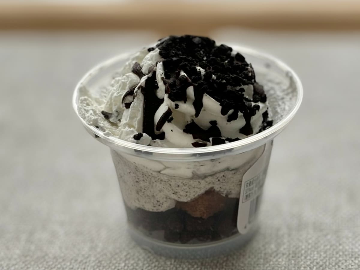 クッキーのサクサク感がアクセント【ファミマ】ぜいたくスイーツを実食