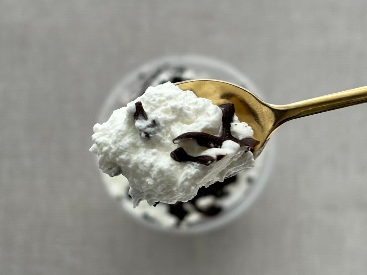 クッキーのサクサク感がアクセント【ファミマ】ぜいたくスイーツを実食