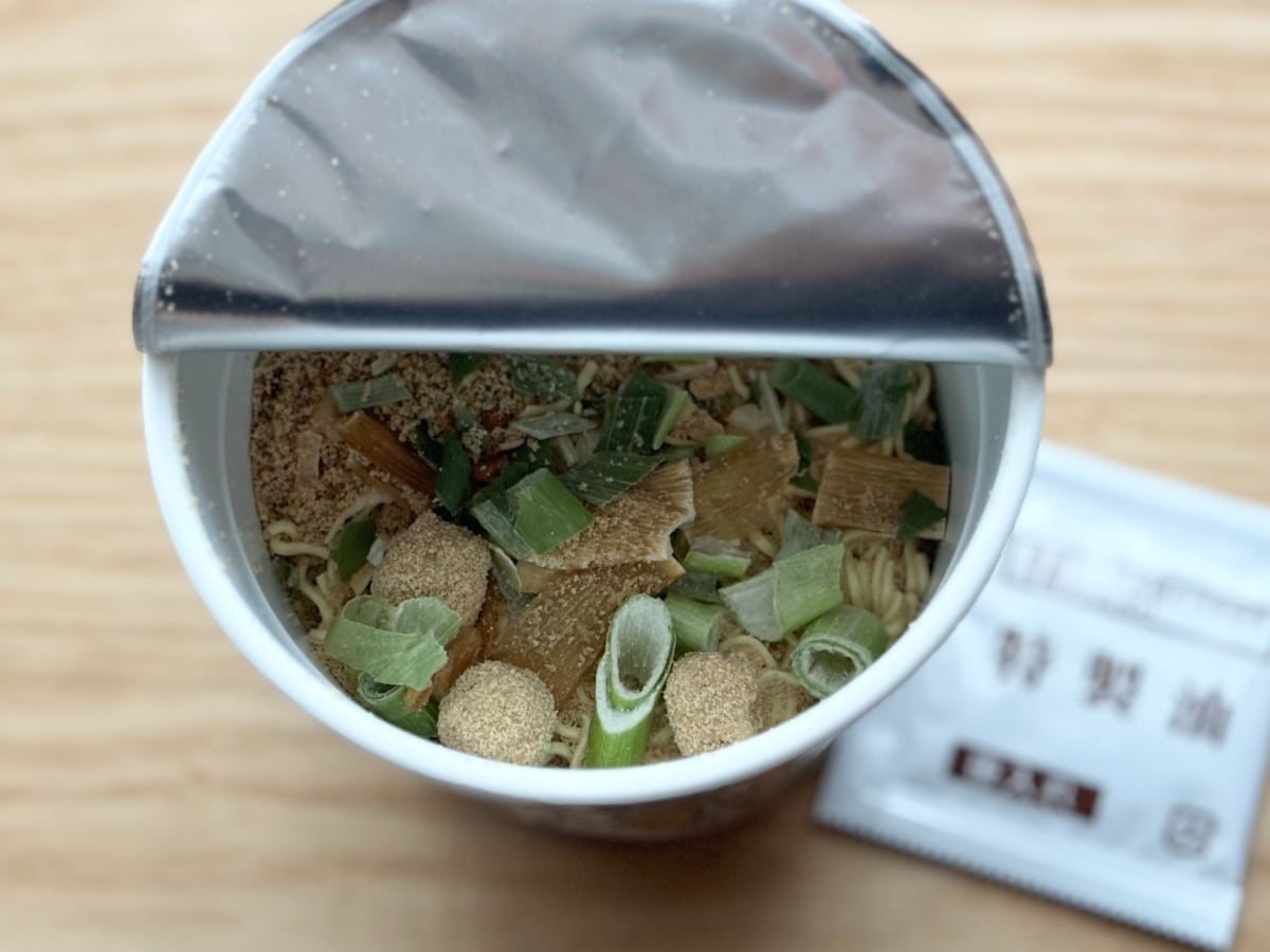 旨みたっぷりの濃厚だしがぜいたく!【ファミマ】芳醇塩のカップ麺を実食