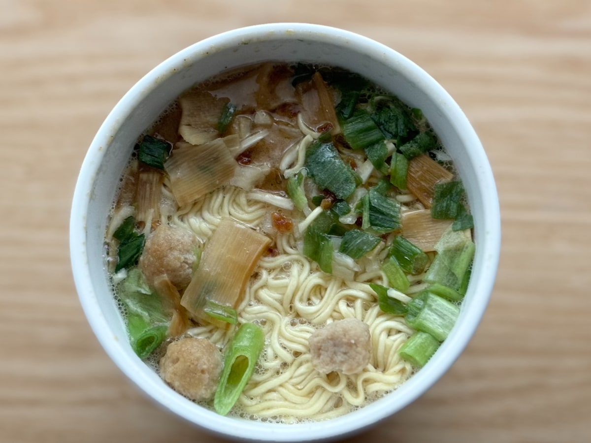 旨みたっぷりの濃厚だしがぜいたく!【ファミマ】芳醇塩のカップ麺を実食