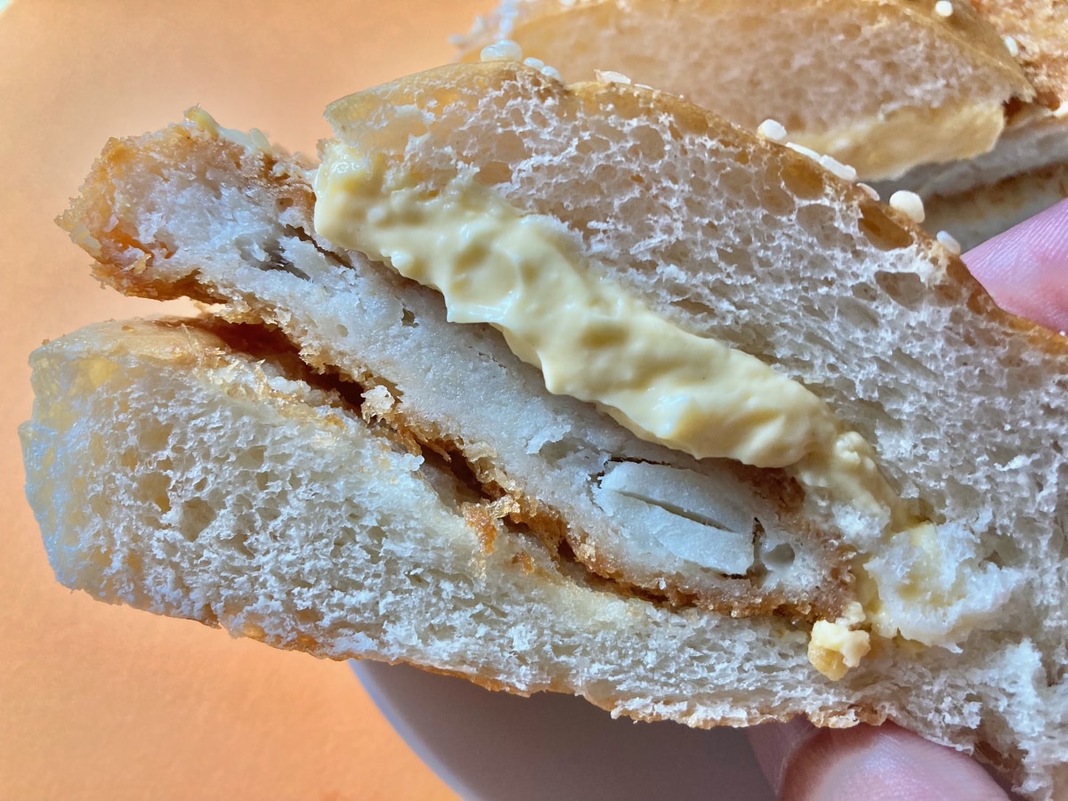 「濃厚なタルタルとの相性が抜群！」【セブン】タルタルフィッシュバーガー