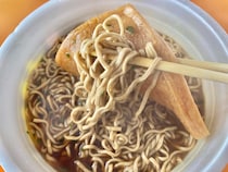 大盛りで大満足！ごはんも用意すべき？【東洋水産】マルちゃん 濃厚カレーきつねそば でか盛