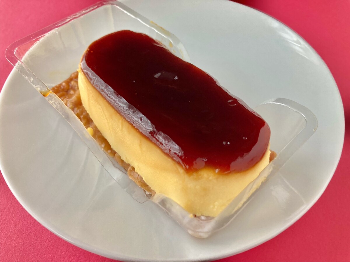 意外な組み合わせが面白い【ローソン】とろけるカスタードプリンパイ