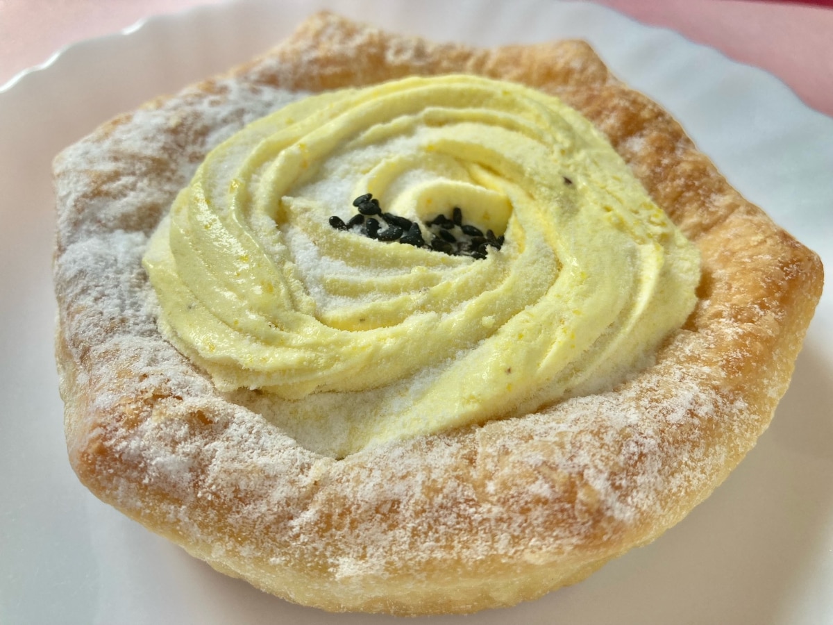 「甘さ控えめでパクパクいける!」【セブン】お芋のホイップデニッシュ