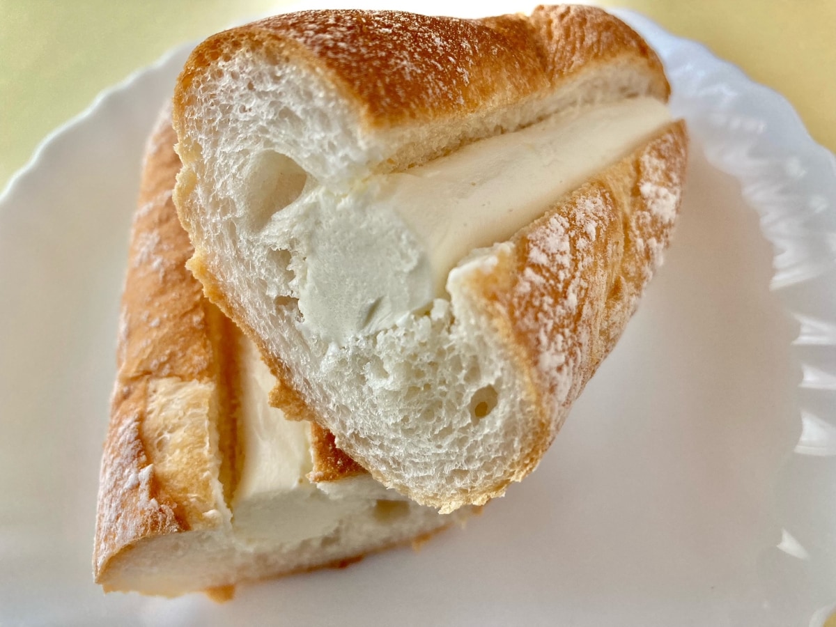 塩味とミルキーさのバランスが絶妙【ローソン】濃厚ミルクフランス 北海道産練乳・生クリーム使用