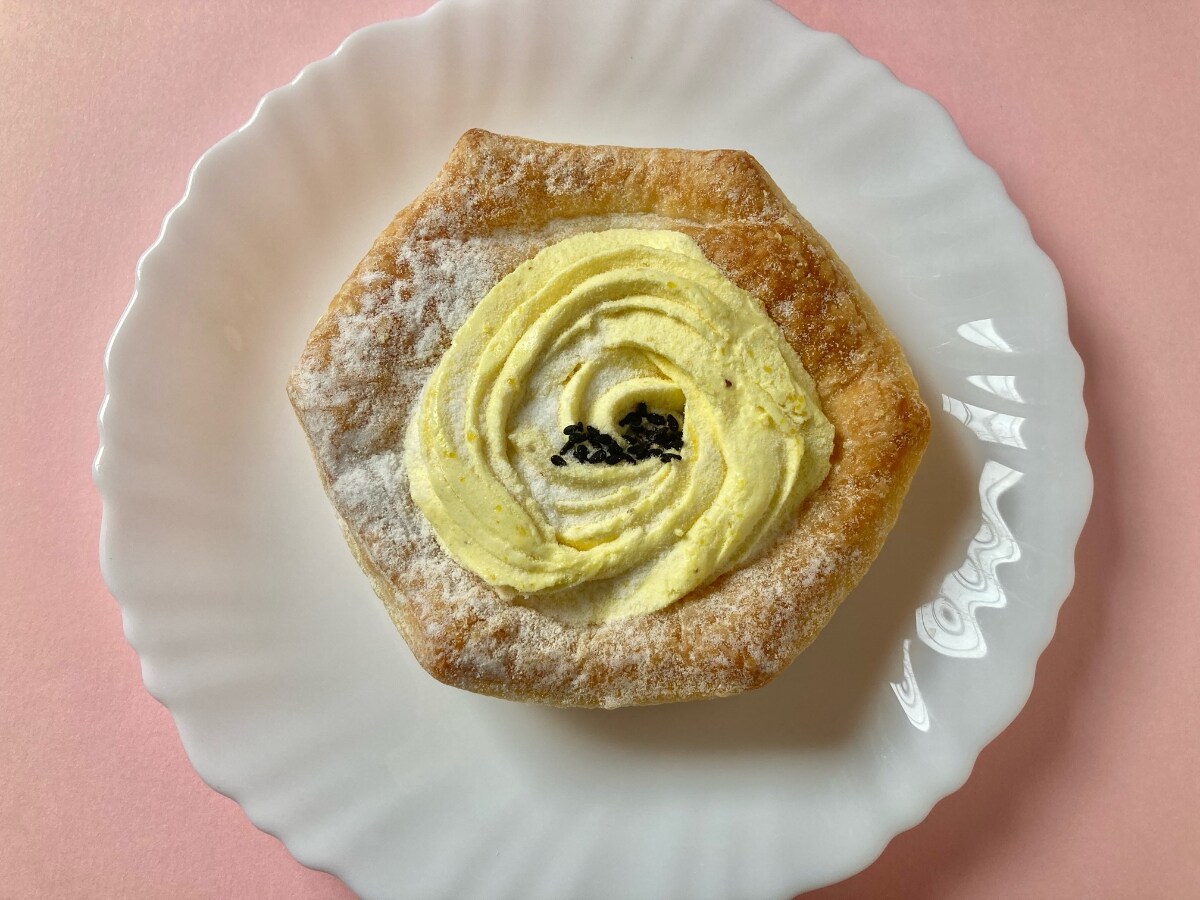 「甘さ控えめでパクパクいける!」【セブン】お芋のホイップデニッシュ