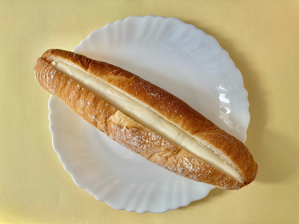 塩味とミルキーさのバランスが絶妙【ローソン】濃厚ミルクフランス 北海道産練乳・生クリーム使用