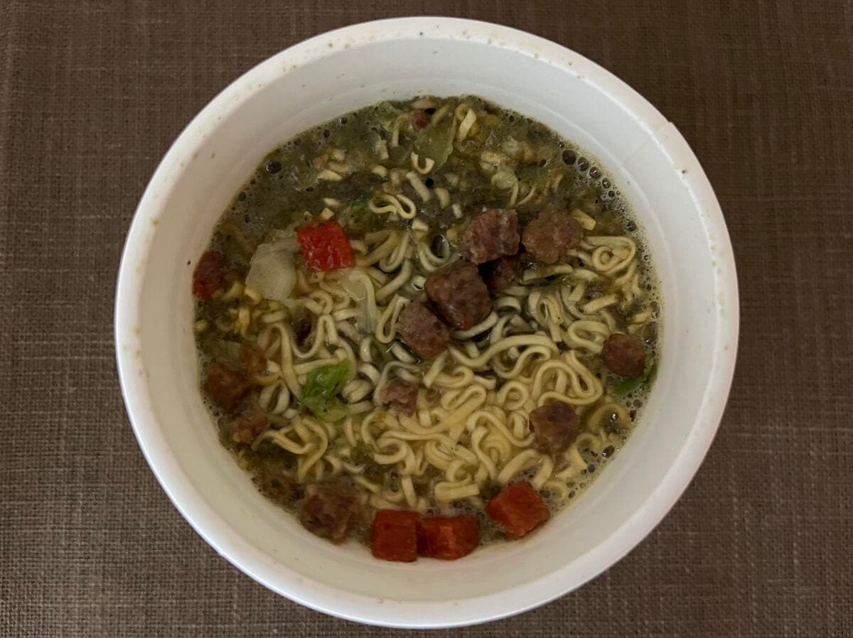 意外な組み合わせ！【日清食品】コクのあるスープがうまい！豚骨ジェノバが登場