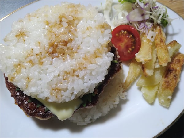 【おうちでモスろう♪】かきあげと鶏つくねを豪快に米でサンド!!「ライスバーガー2種」作ってみた！【農家直伝】