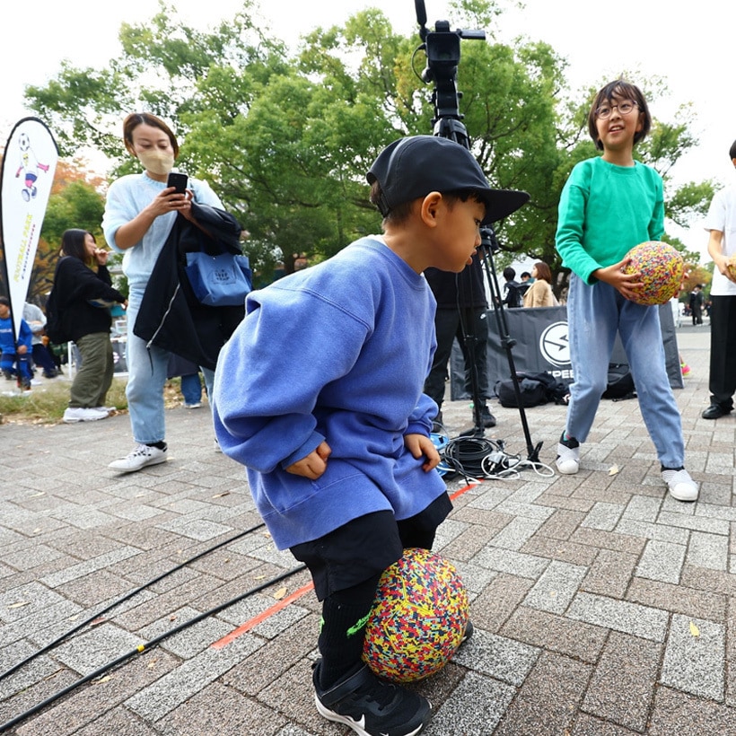 タカトシのトシ、北沢豪、駒野友一らも参加！ 代々木公園で親子で楽しめる体験型フットボールイベントが開催