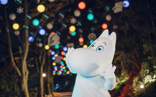 ムーミンバレーパーク「WINTER WONDERLAND in MOOMINVALLEY PARK 2024」。幻想的なオーロラに、雪降る演出も