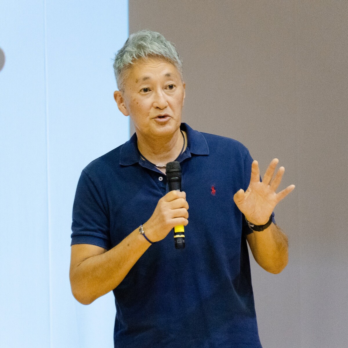 こどもスマイルムーブメント アンバサダーのソニー元CEO・平井一夫さんが高等学校で特別授業