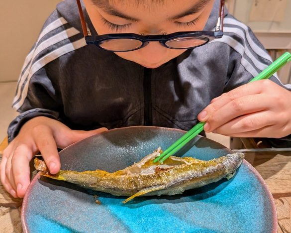 小3の息子が「魚の食べ方」を褒められるようになったワケ。大人も意外と知らない“基本ルール”