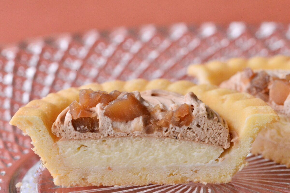 1つで2つのおいしさ堪能【ファミマ】イタリア栗使用リッチなタルト登場