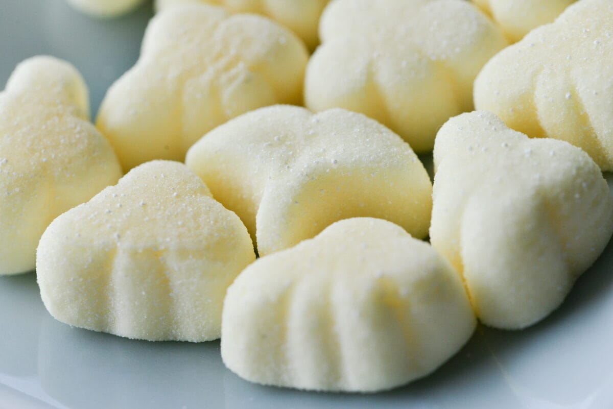 レアみっけ！雲みたいなふわふわグミ【ファミマ】秋バージョン先行発売中