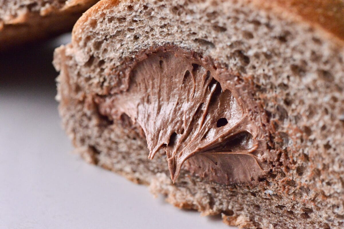 「たまらん」とろっとろの濃厚チョコは反則級【セブン】ガーナコラボパン