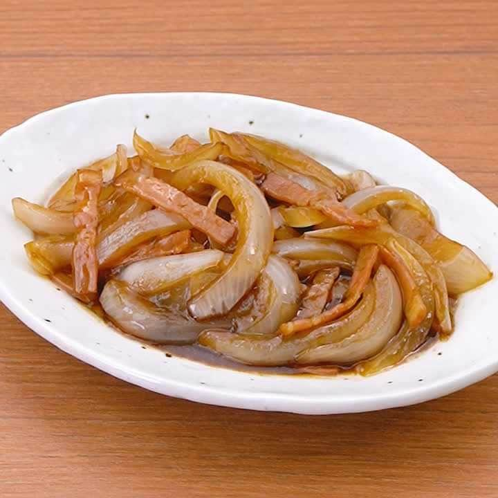 簡単食材で作れる♪玉ねぎとベーコンのオイスター炒め