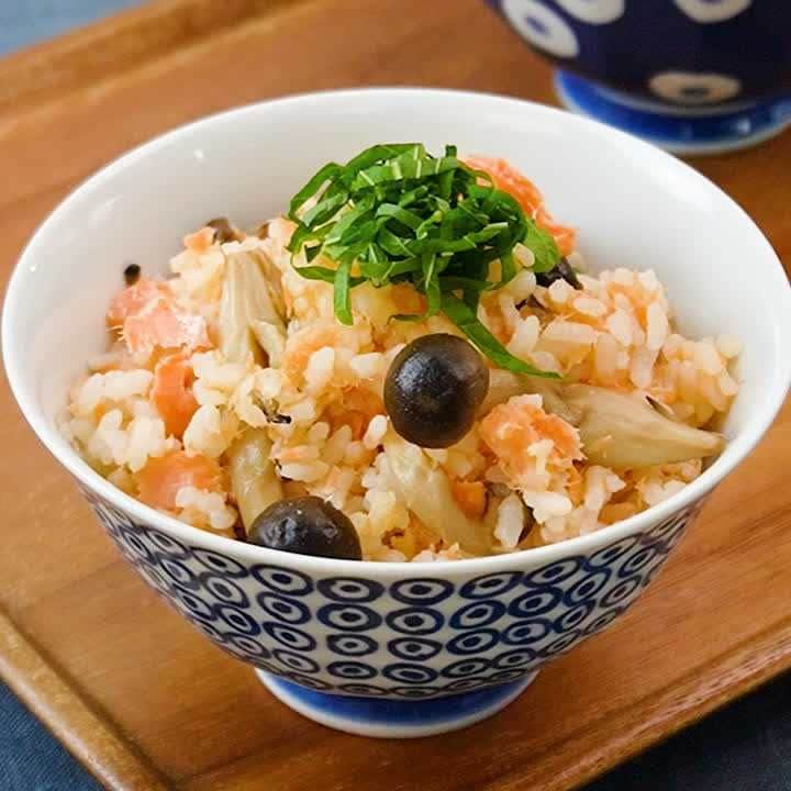 白だしで簡単！鮭の炊き込みご飯