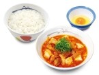 松屋「鶏豆腐キムチチゲ」11月5日発売、自社製キムチと自社製豆腐使用、「厚切り豚カルビ焼肉定食」とのセットも販売