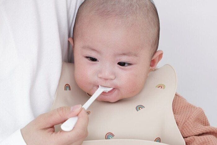 「離乳食、いつから始めるのがいい？」赤ちゃんの様子でわかる“始めてOK”な５つのサイン【管理栄養士】