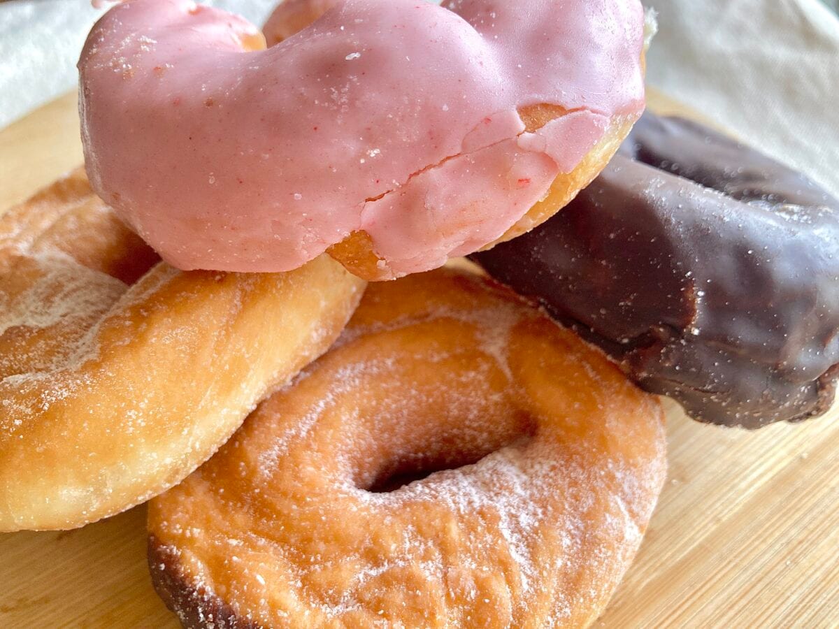 神コスパドーナツ発見!【ファミマ】ふんわり美味しいアソートリング