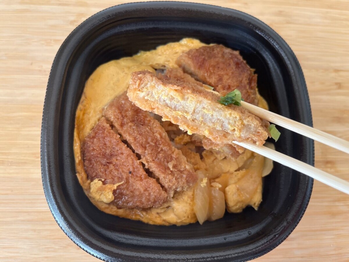 「卵ふわふわ」「米が進む！」【ローソン】ランチにぴったりのロースカツ丼が登場！