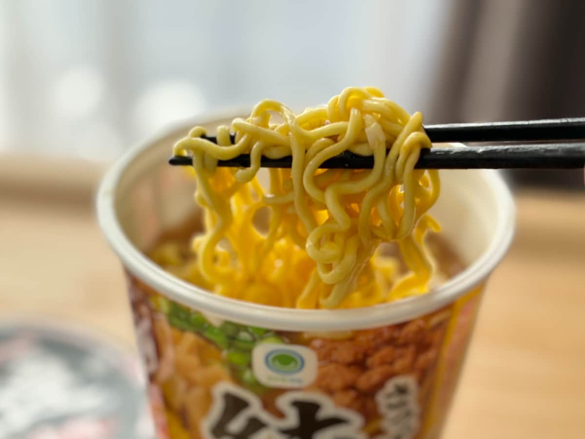 コクのある濃厚味噌スープ！【ファミマ】人気店監修のカップ麺が新登場