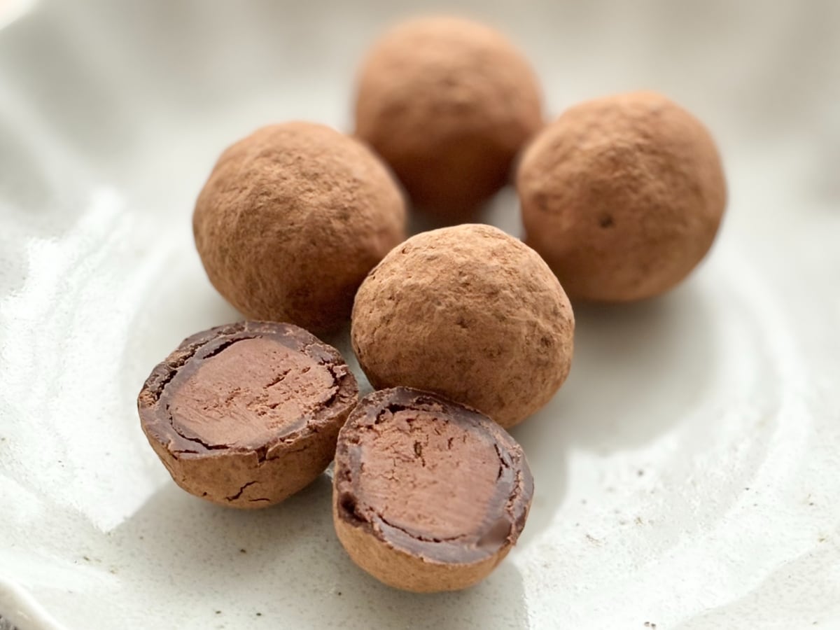 濃厚チョコに「食べたら飛んだ」【ファミマ】5粒で幸せになれるスイーツ♡