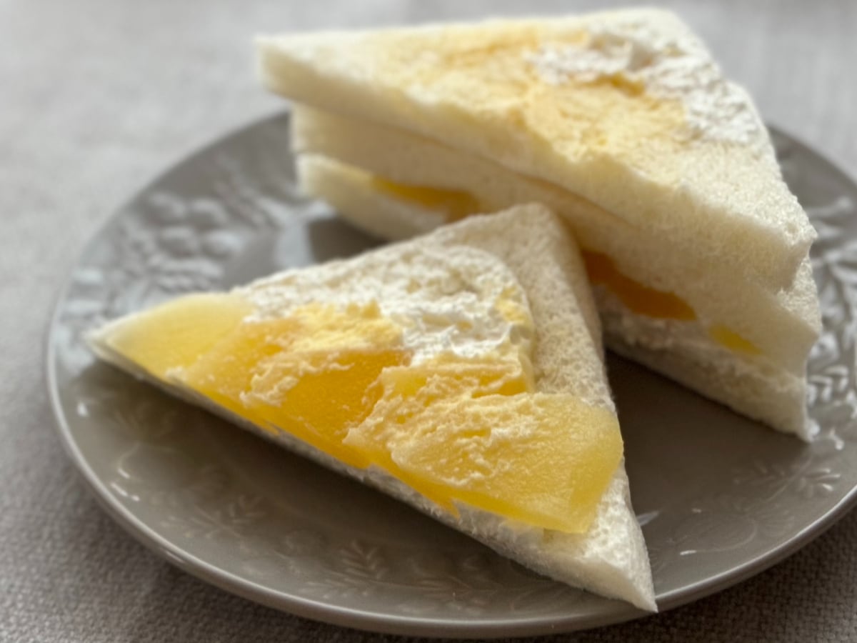 シャキシャキ食感のりんごがおいしすぎる！【ファミマ】新作パンを実食