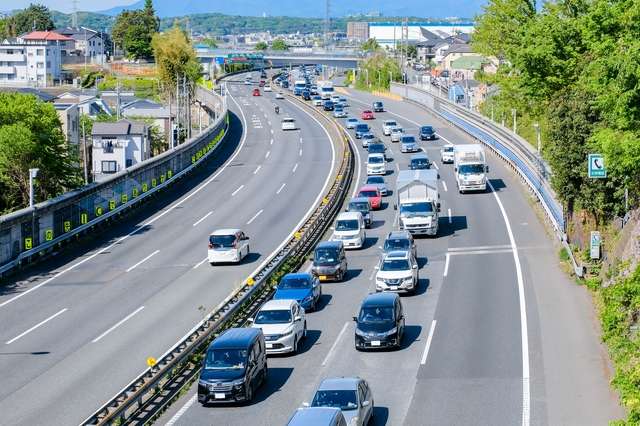 「曾祖母の住む関西へ行こ」親族10人で 車2台!? 突然、計画性ゼロ旅行を企画した義母にあ然＜前編＞