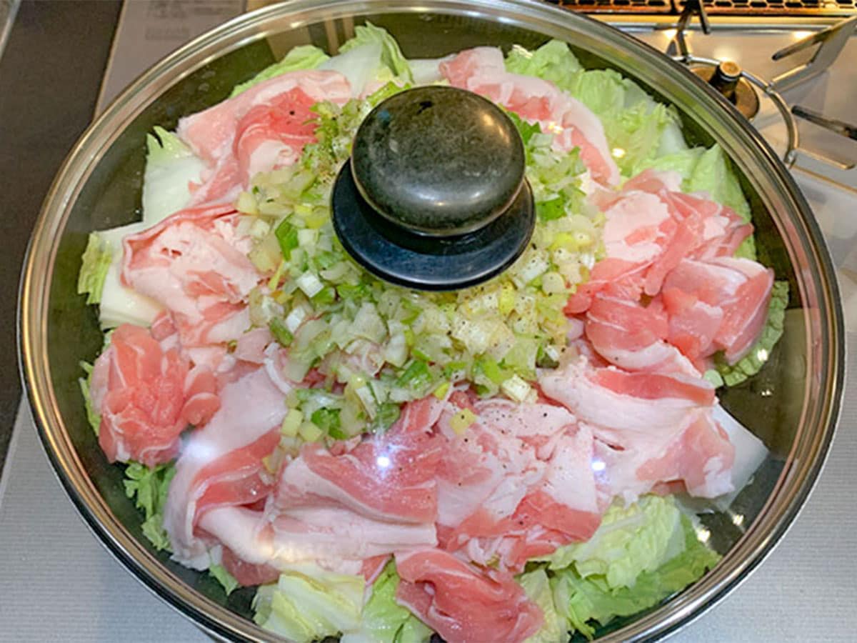 白菜と豚肉を蒸して？　のせたものが「うますぎる」「子供も歓喜」