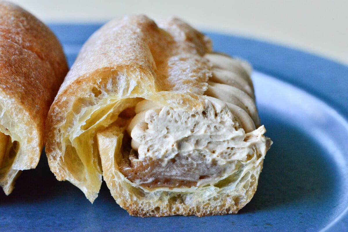 「1分で消えてなくなりました」【セブン】新作エクレアを食べてみた