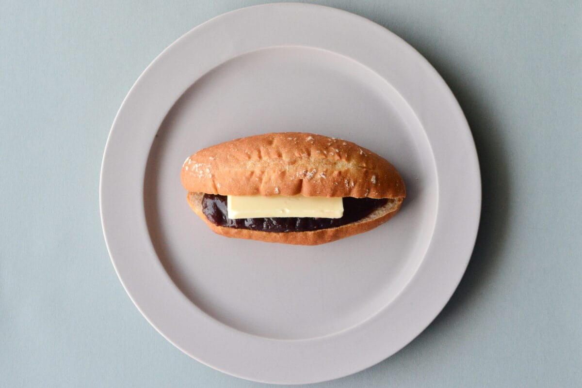 「幸せを感じた」【ローソン】あんとバターの新作パンはリベイクが最高