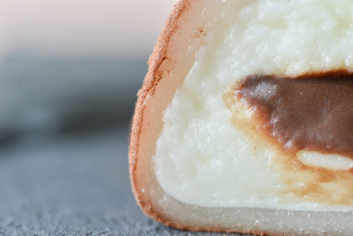 「うまし」「バランス完璧」【ローソン】溢れるチョコに要注意の大福発売