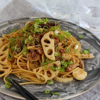 冷めてもイケるおつまみパスタ「豚ひき肉とれんこんの山椒ペペロン」