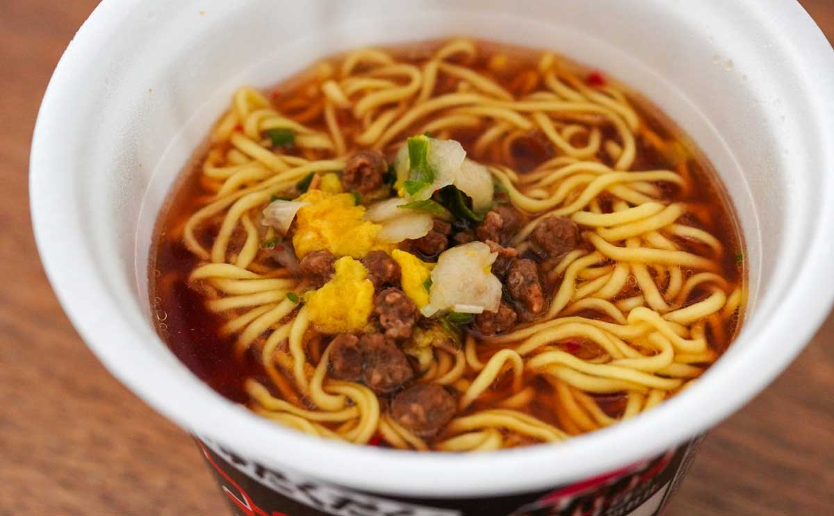 「スーパーカップ1.5倍 牛たま風あまから醤油ラーメン」