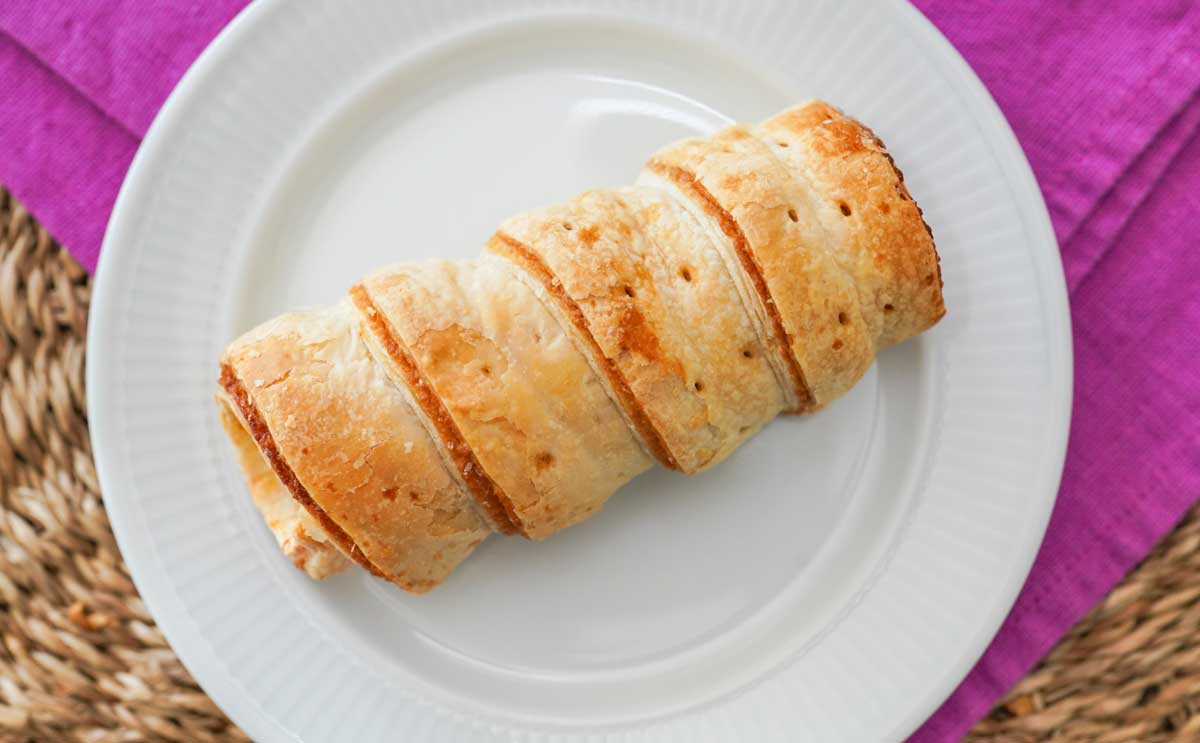 「王蟲みたい」「リピ確」【セブン】159円パンが美味すぎでしょ