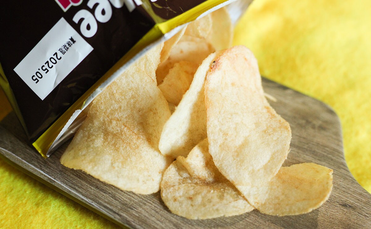 「美味すぎる」「買いだめしなきゃ」コンビニ限定ポテチはまさかの『味ぽん®』コラボ!?